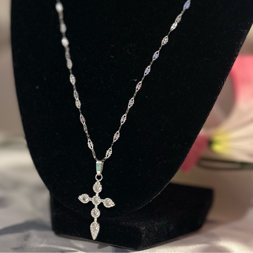 Elegant Silver Cross Pendant Necklace